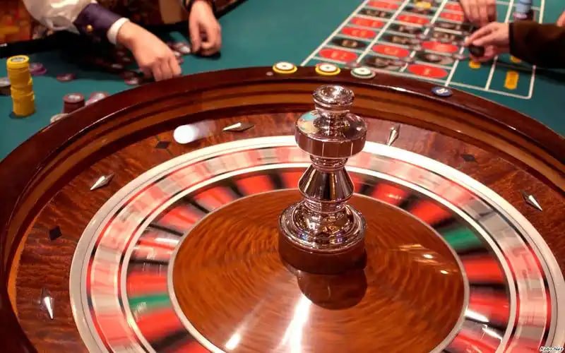 3pgame ငါးပစ်ဂိမ်းတွင် ရေနေသတ္တဝါများကို ပစ်ခတ်ကာ ဆုငွေရယူနေသောမြင်ကွင်း